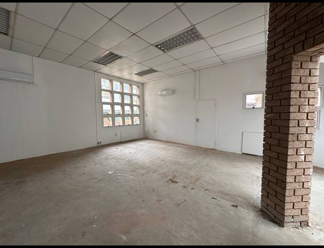 107.30M² OFFICE TO LET IN DIE HOEWES
